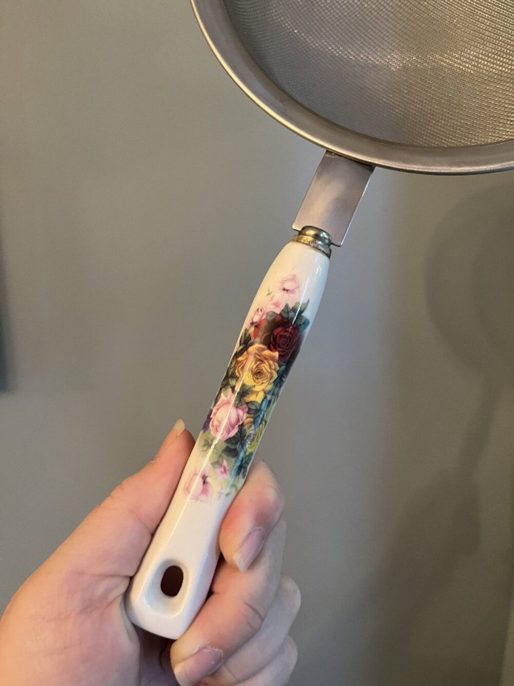 1.05 Qt Stainless Steel Fine Mesh Strainer With Floral Printed Handle